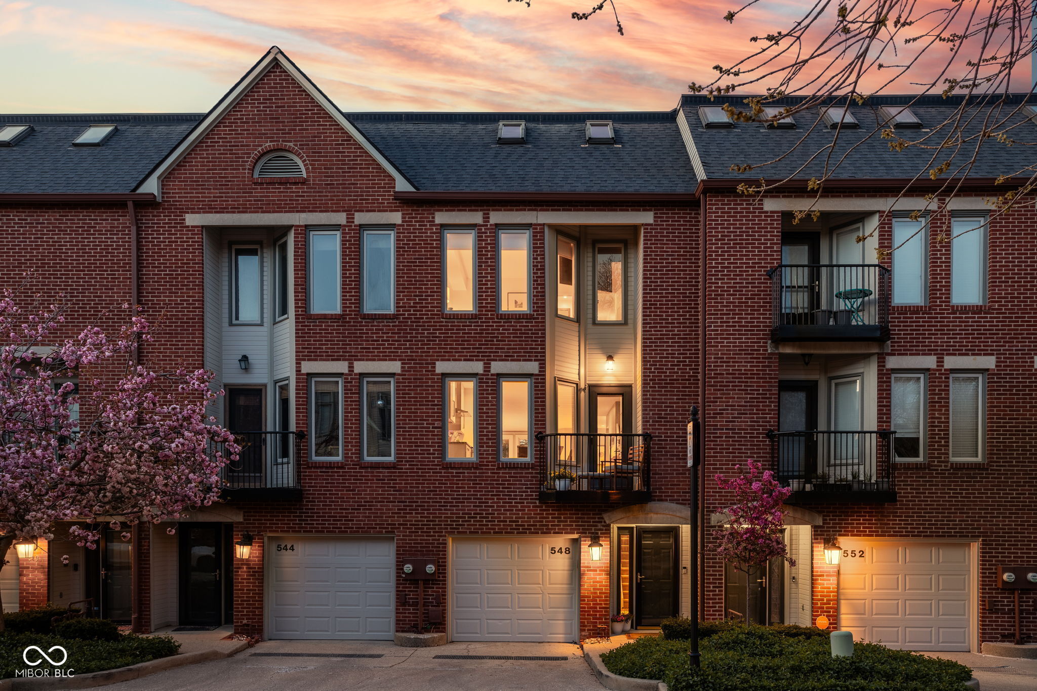 548 Lockerbie Circle North Indianapolis, IN 46202 - Photo 1 of 32