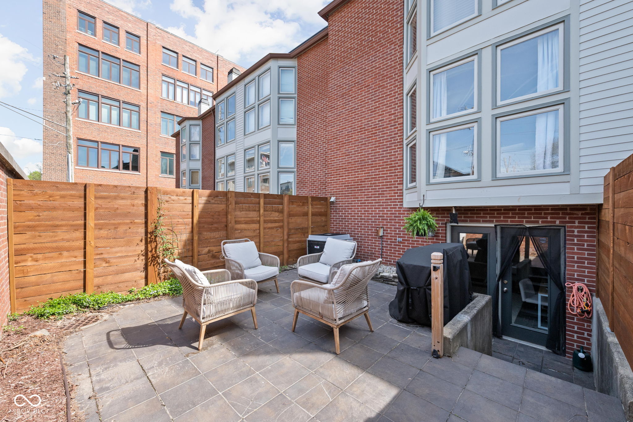 548 Lockerbie Circle North Indianapolis, IN 46202 - Photo 27 of 32