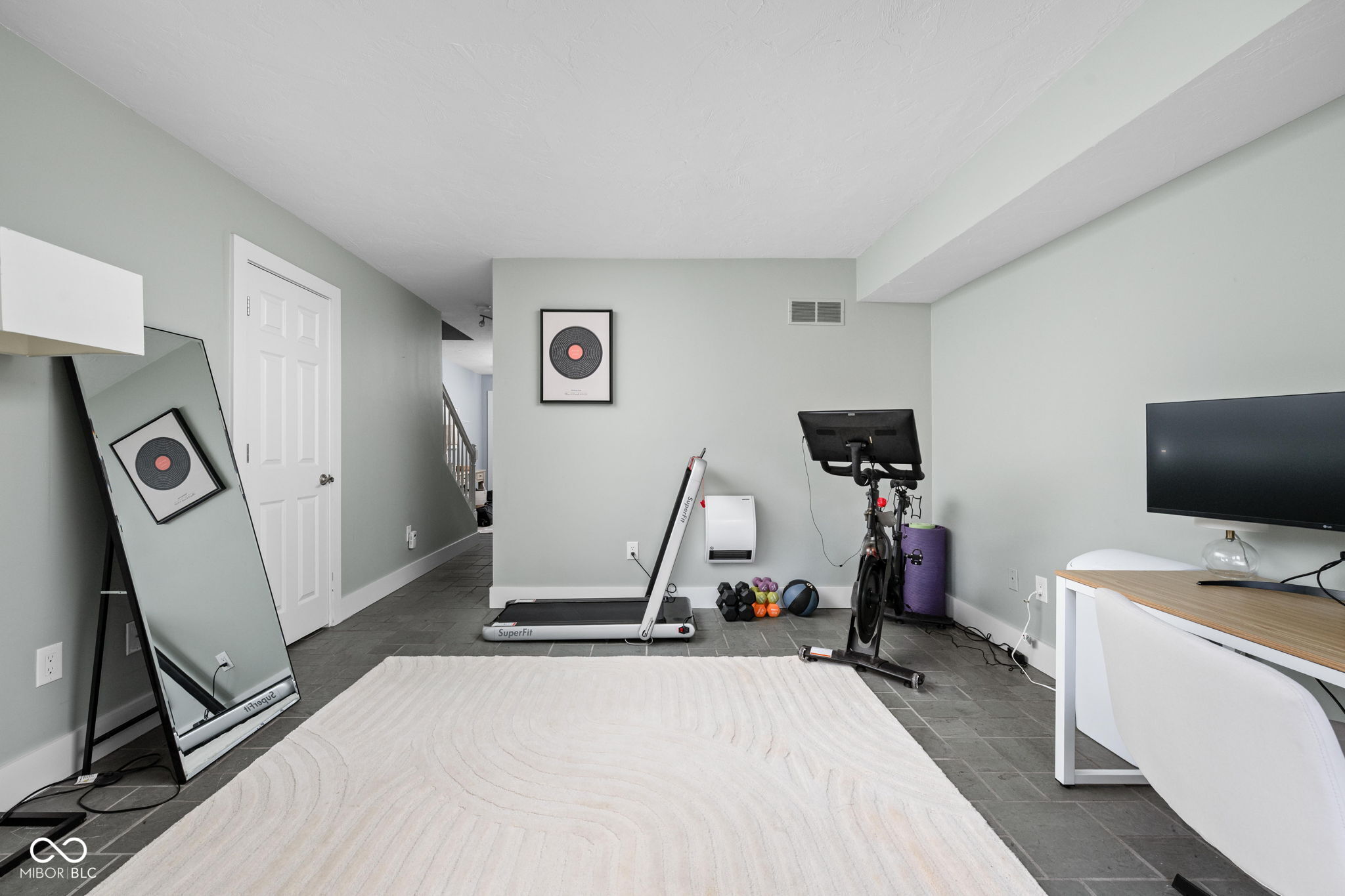 548 Lockerbie Circle North Indianapolis, IN 46202 - Photo 9 of 32