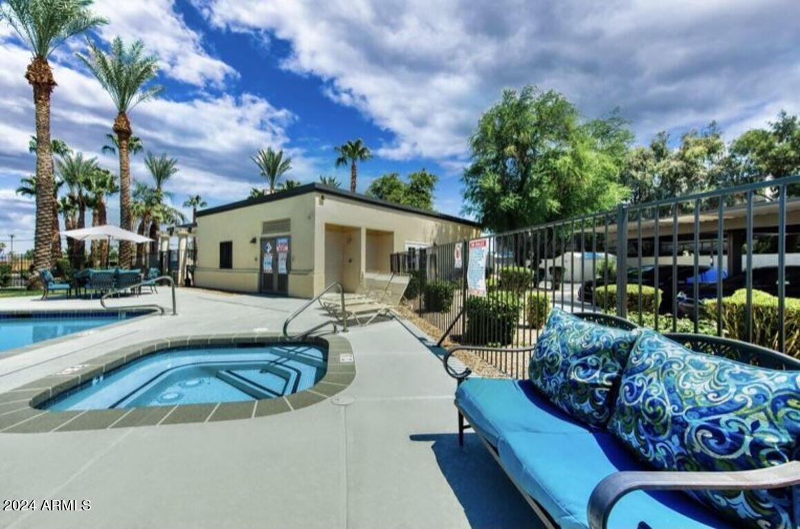 4045 West Bell Road, Unit 1A Phoenix, AZ 85053 - Photo 6 of 11 Photo #6