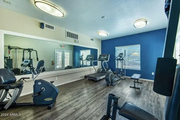 $1,318 | 4045 West Bell Road, Unit 1A, Phoenix, AZ 85053