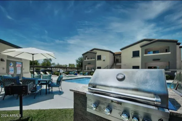 $1,318 | 4045 West Bell Road, Unit 1A, Phoenix, AZ 85053