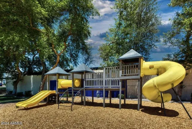 $1,262 | 4045 West Bell Road, Unit 1A, Phoenix, AZ 85053