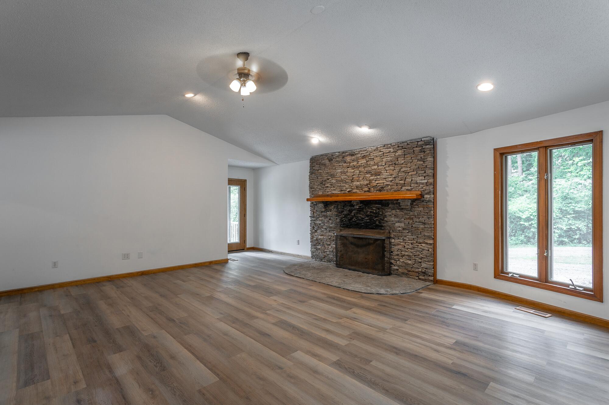 141 Larry Drive Ringgold, GA 30736 - Photo 13 of 28 Great Room