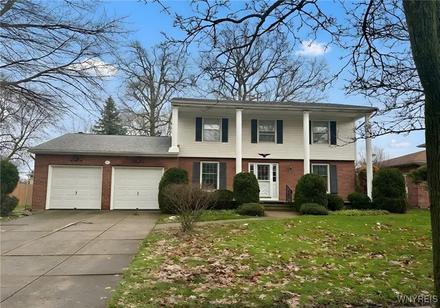 $425,000 | 17 Parkhaven Drive, Amherst, NY 14228
