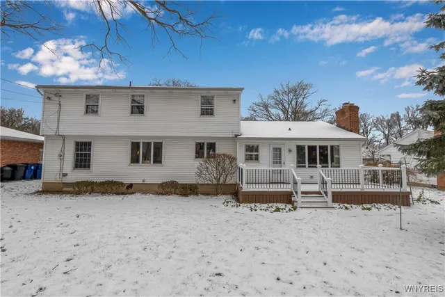 $425,000 | 17 Parkhaven Drive, Amherst, NY 14228