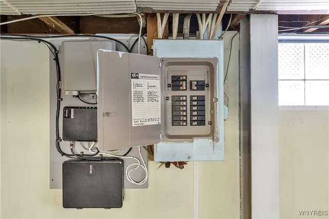 $425,000 | 17 Parkhaven Drive, Amherst, NY 14228