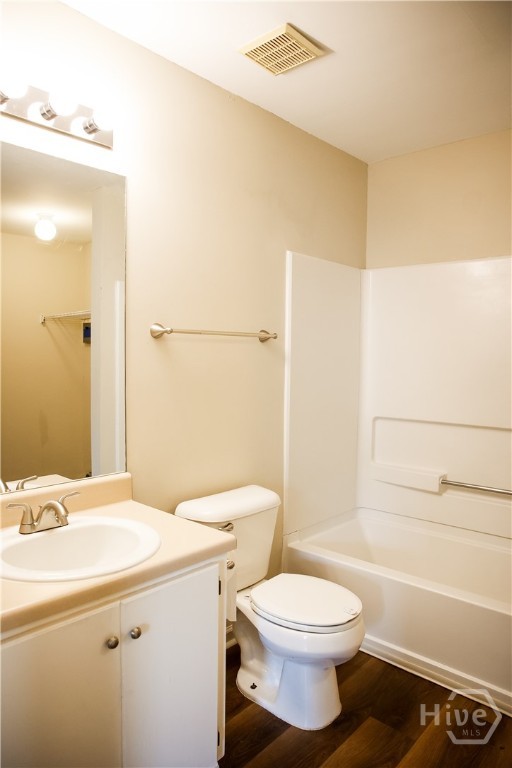 630 Rushing Street Richmond Hill, GA 31324 - Photo 16 of 23 Hall Bathroom