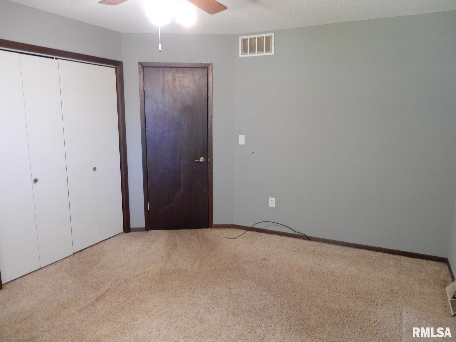 431 10th Street Lincoln, IL 62656 - Photo 13 of 22
