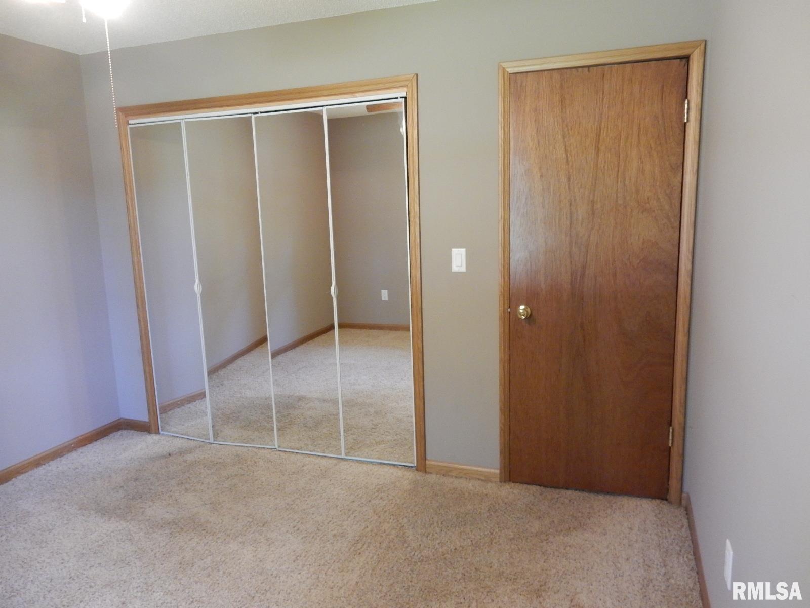 431 10th Street Lincoln, IL 62656 - Photo 17 of 22