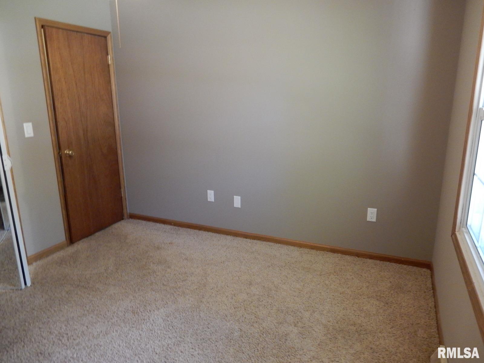 431 10th Street Lincoln, IL 62656 - Photo 18 of 22