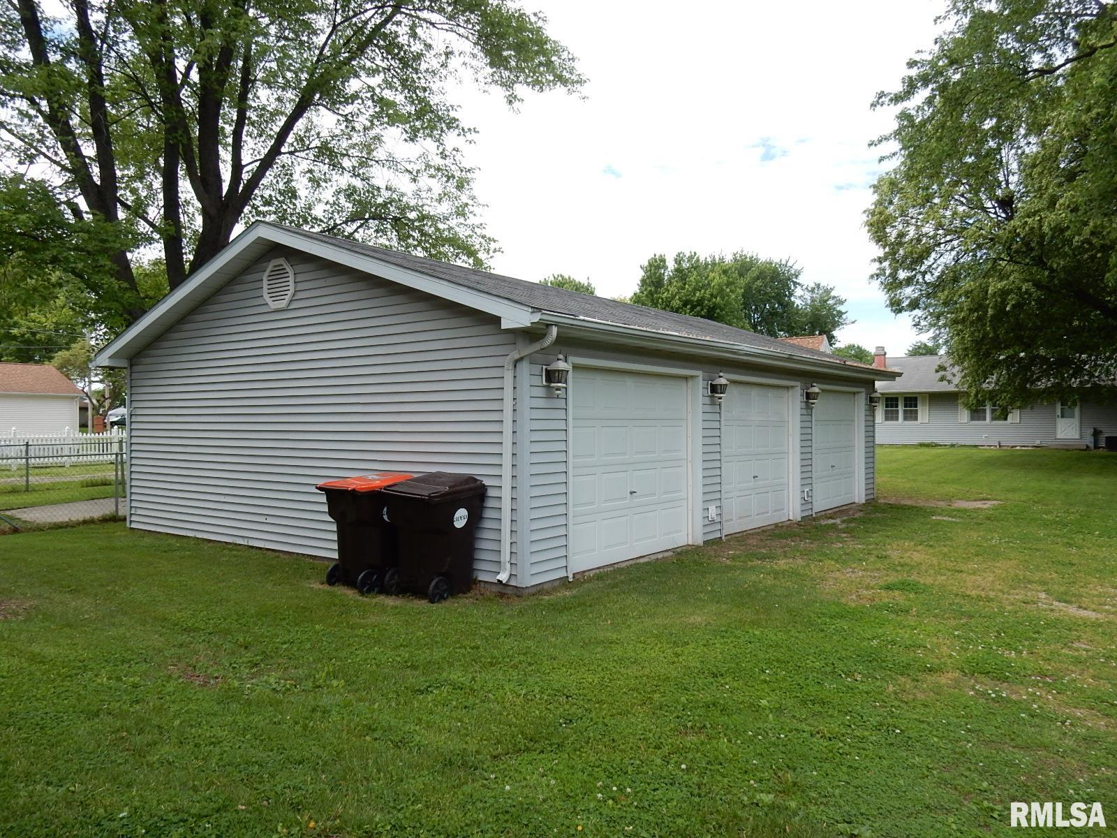 431 10th Street Lincoln, IL 62656 - Photo 20 of 22