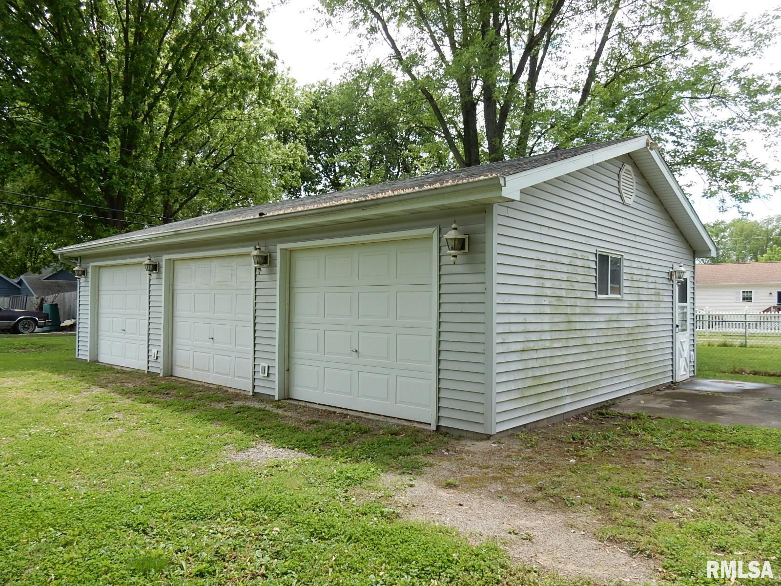431 10th Street Lincoln, IL 62656 - Photo 21 of 22