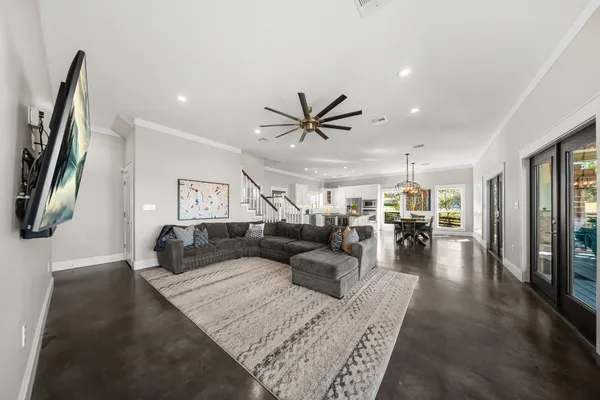 $325,000 | 311 Harbor Drive, Onalaska, TX 77360