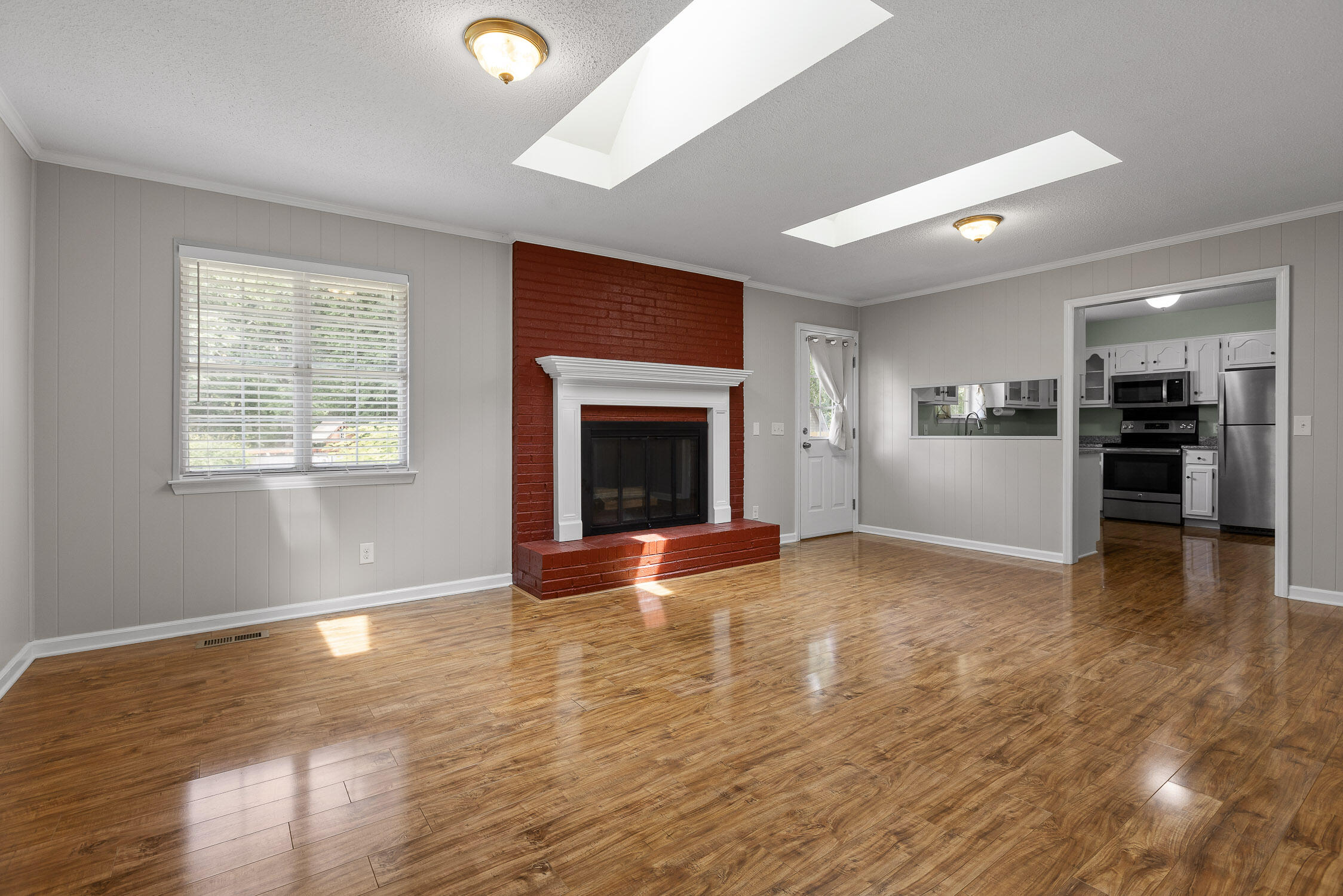 1003 Stone Crest Circle Chattanooga, TN 37421 - Photo 4 of 40 29-Stone Crest-29