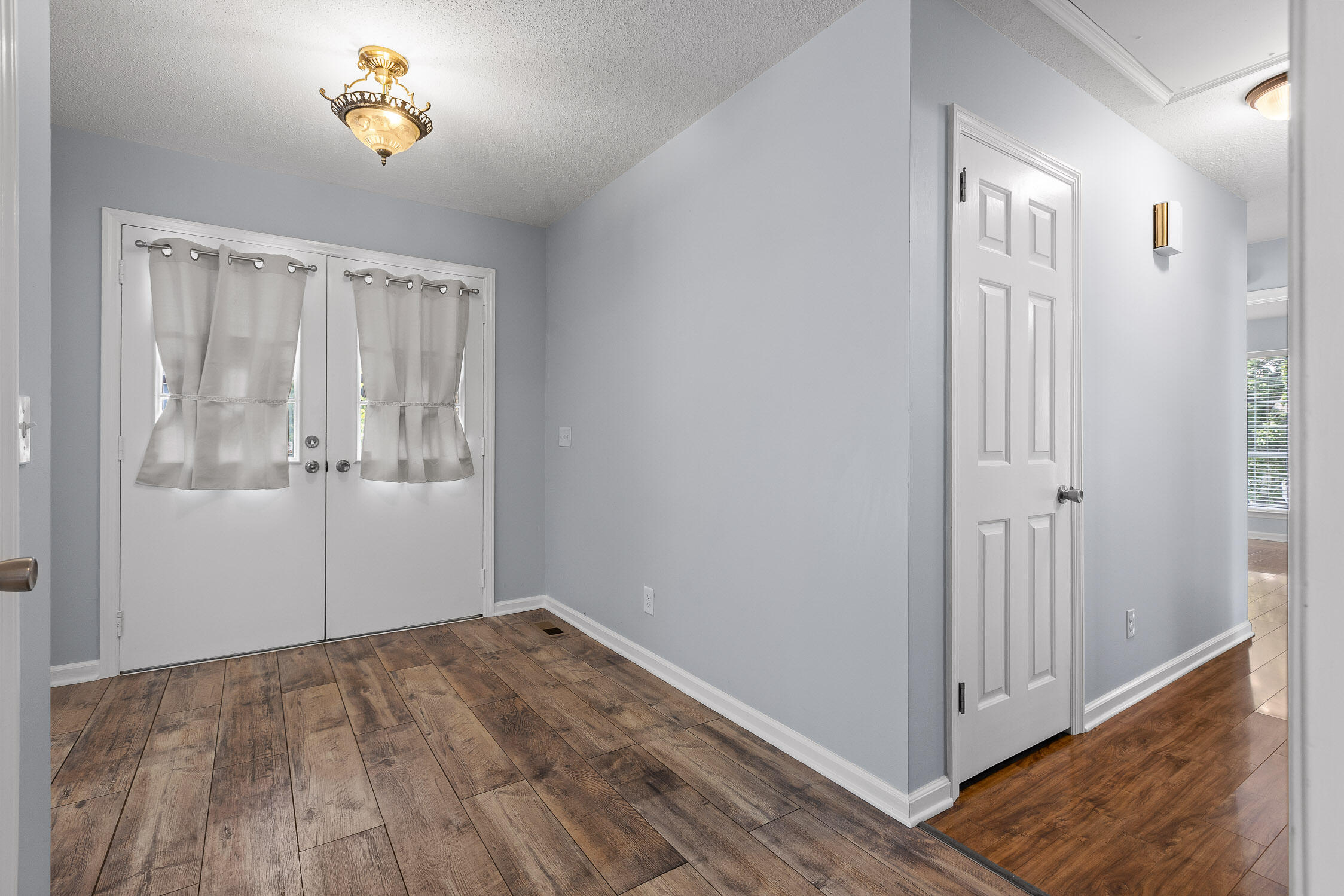 1003 Stone Crest Circle Chattanooga, TN 37421 - Photo 6 of 40 18-Stone Crest-18