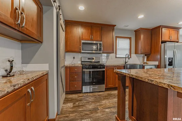 $279,000 | 31651 West Avenue, Middletown, IL 62666