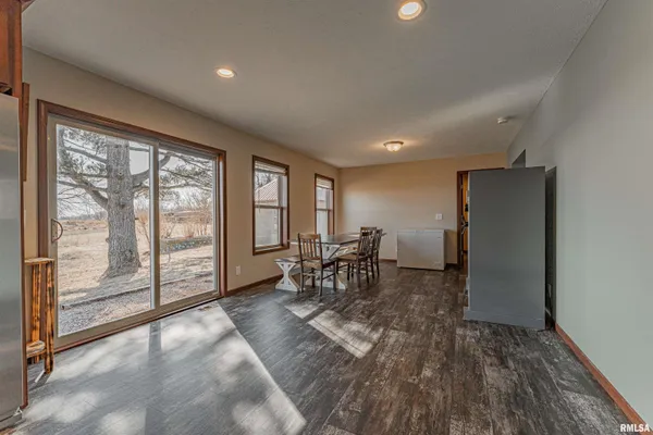 $279,000 | 31651 West Avenue, Middletown, IL 62666