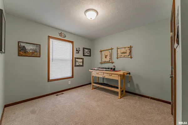 $279,000 | 31651 West Avenue, Middletown, IL 62666