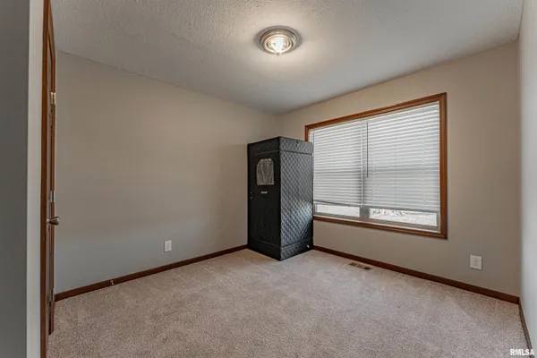 $279,000 | 31651 West Avenue, Middletown, IL 62666