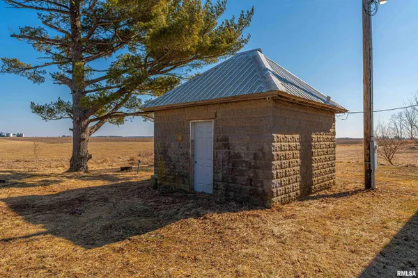 $279,000 | 31651 West Avenue, Middletown, IL 62666