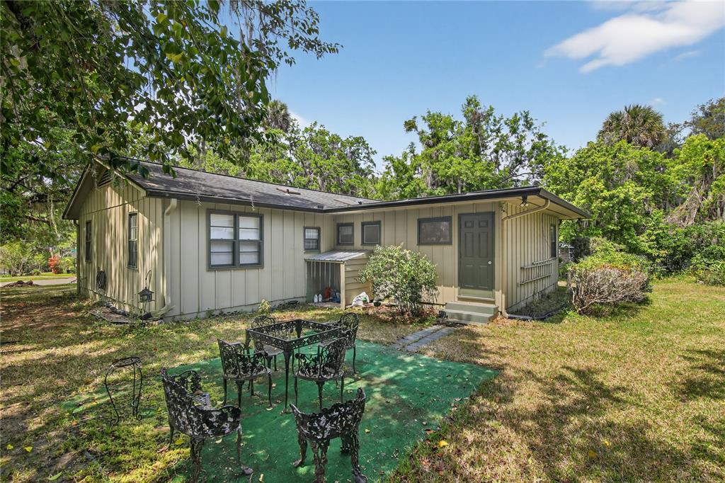 1803 Southeast 3rd Avenue Ocala, FL 34471 - Photo 28 of 29 a view of backyard of the house