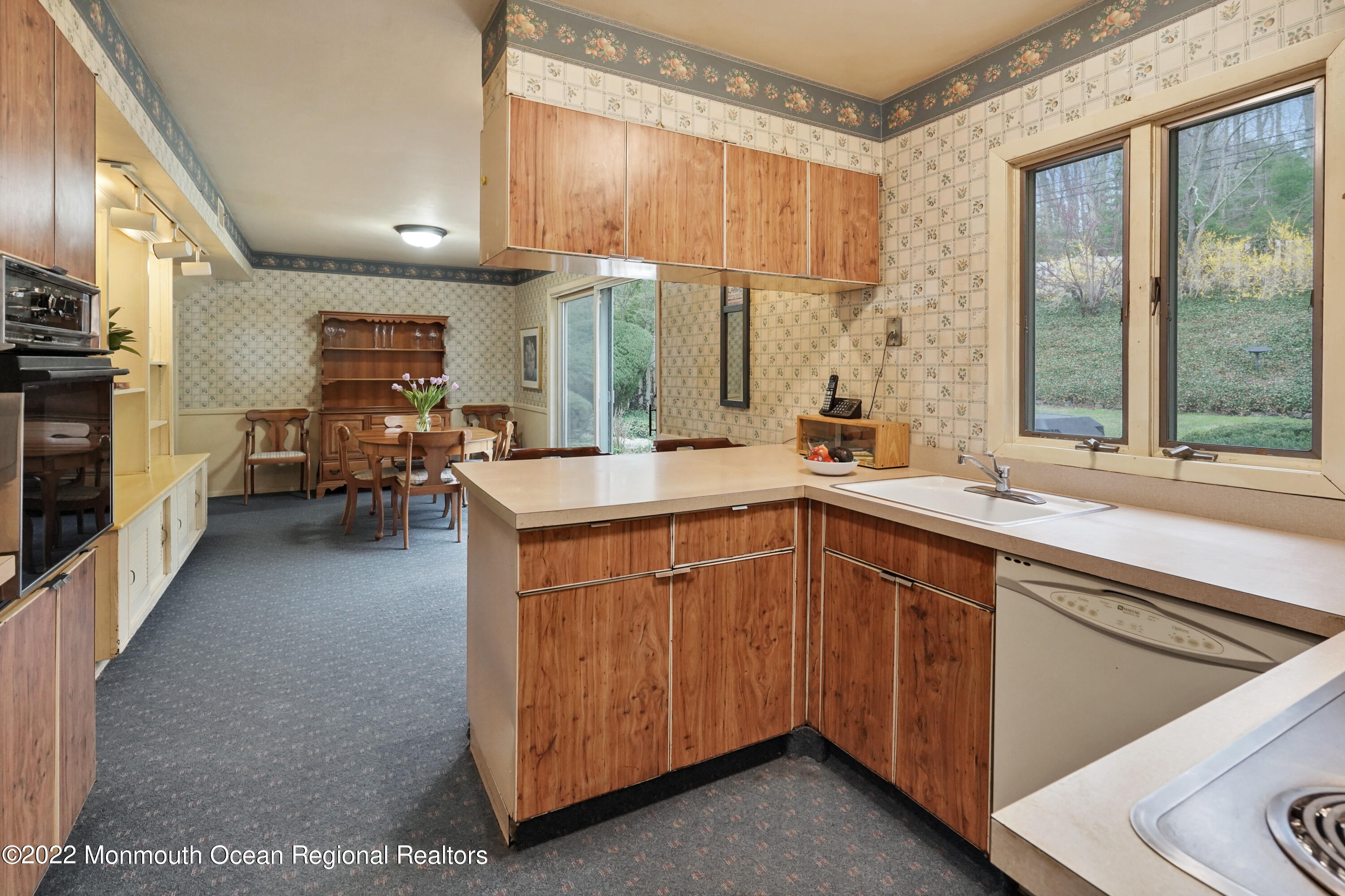 120 Idlebrook Lane Aberdeen, NJ 07747 - Photo 16 of 34 467C2762-CCEF-4246-879E-4A31F17DBA52