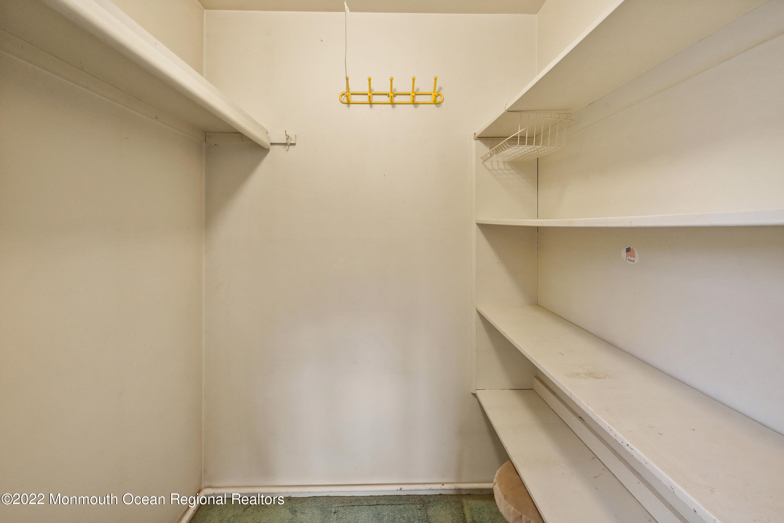 120 Idlebrook Lane Aberdeen, NJ 07747 - Photo 21 of 34 41E110FE-720F-4D70-955C-319C82B097DC