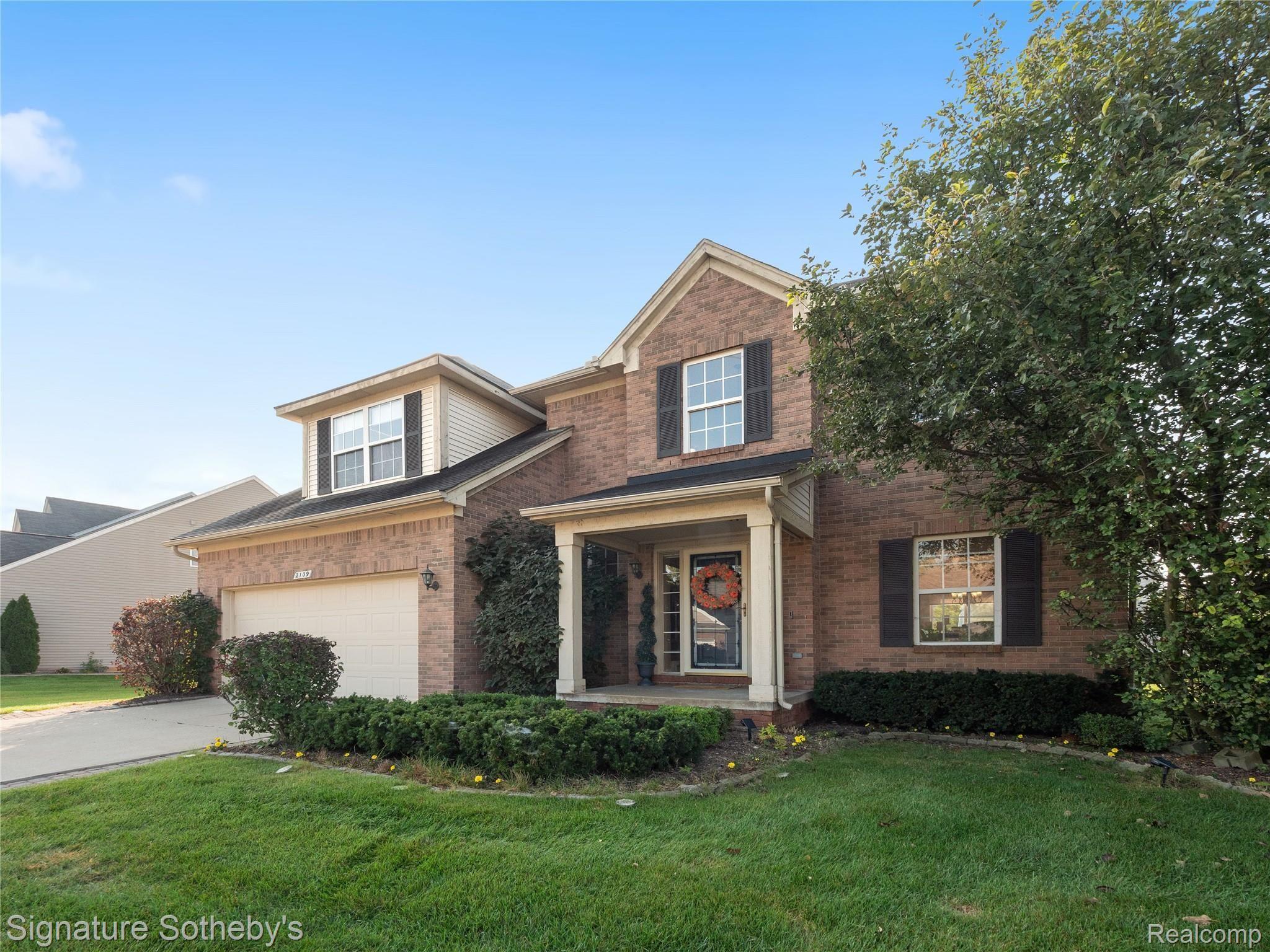 2109 Lagoon Drive Rochester, MI 48309 - Photo 1 of 41 2109 Lagoon Drive, Rochester HillsSeptember 25, 202050.jpg