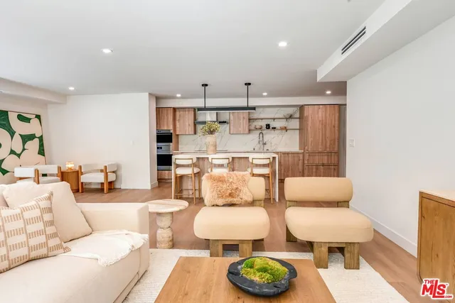 $11,900 | 350 North Palm Drive, Unit 202, Beverly Hills, CA 90210