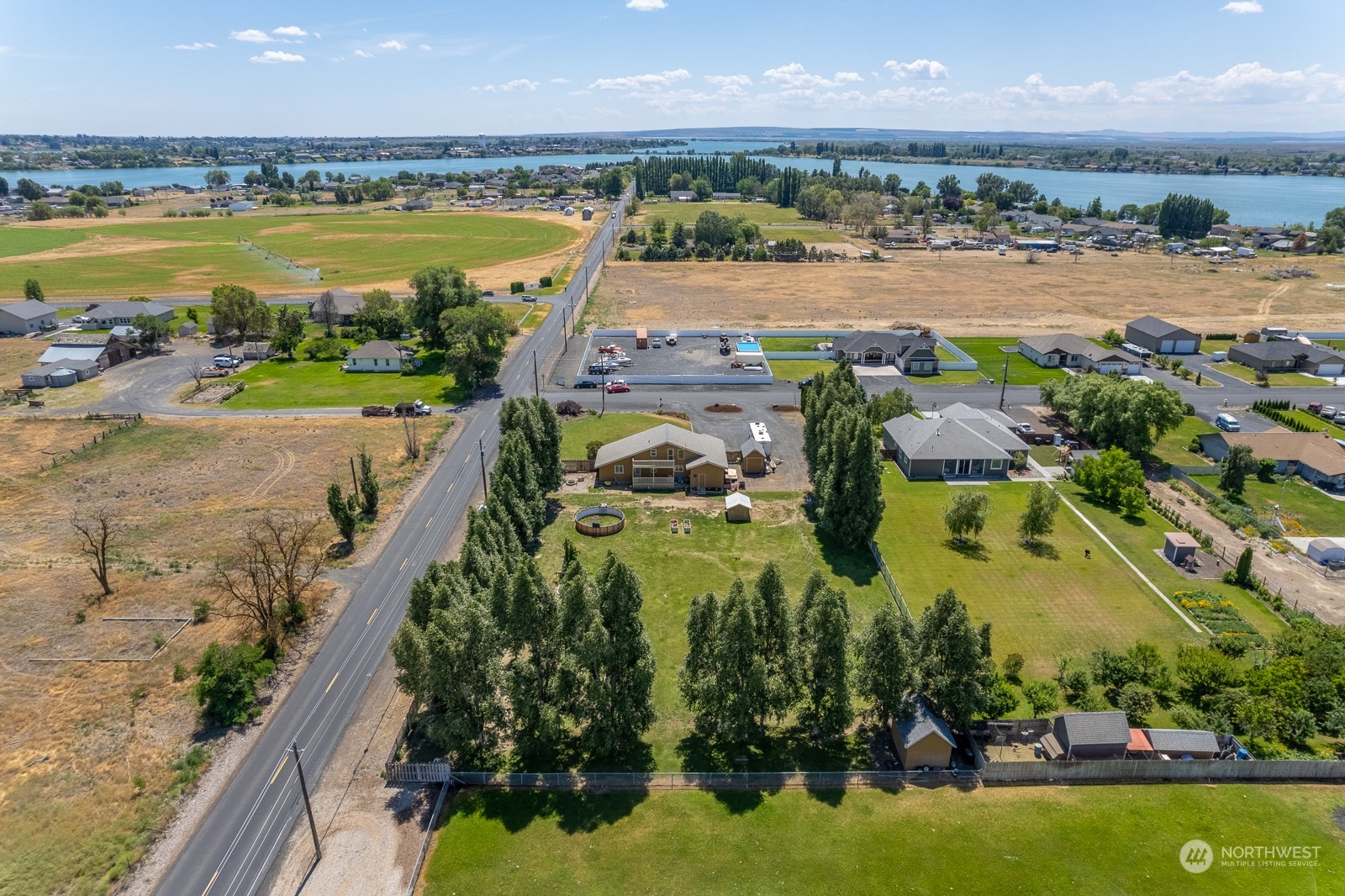7980 Grove Road Northeast Moses Lake, WA 98837 - Photo 12 of 40 Gallery Image 12