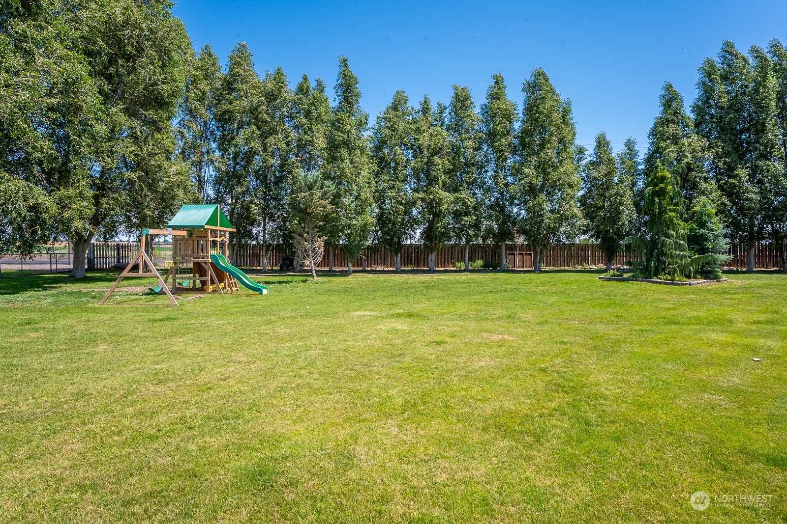 7980 Grove Road Northeast Moses Lake, WA 98837 - Photo 14 of 40 Gallery Image 14