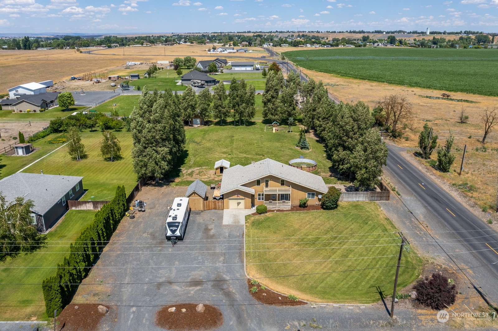 7980 Grove Road Northeast Moses Lake, WA 98837 - Photo 8 of 40 Gallery Image 8