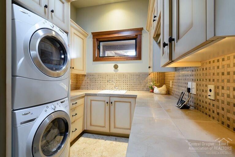 18296 Plainview Road Bend, OR 97703 - Photo 18 of 25 Gallery Image 18