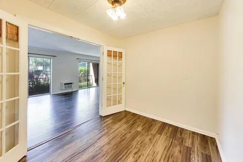 $179,900 | 1056 North Mill Street, Unit 107, Naperville, IL 60563