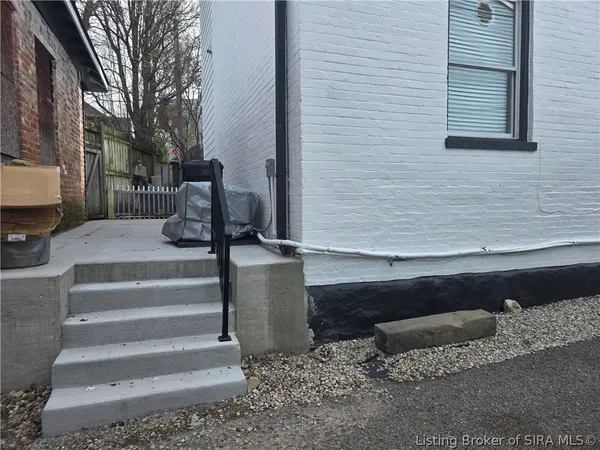 $319,900 | 213 East 4th Street, Madison, IN 47250