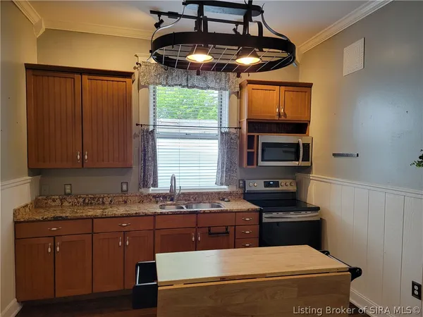 $319,900 | 213 East 4th Street, Madison, IN 47250