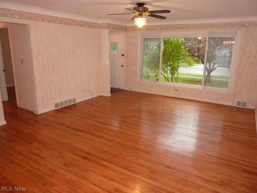 1784 Crestwood Road Cleveland, OH 44124 - Photo 2 of 22 Gallery Image 2
