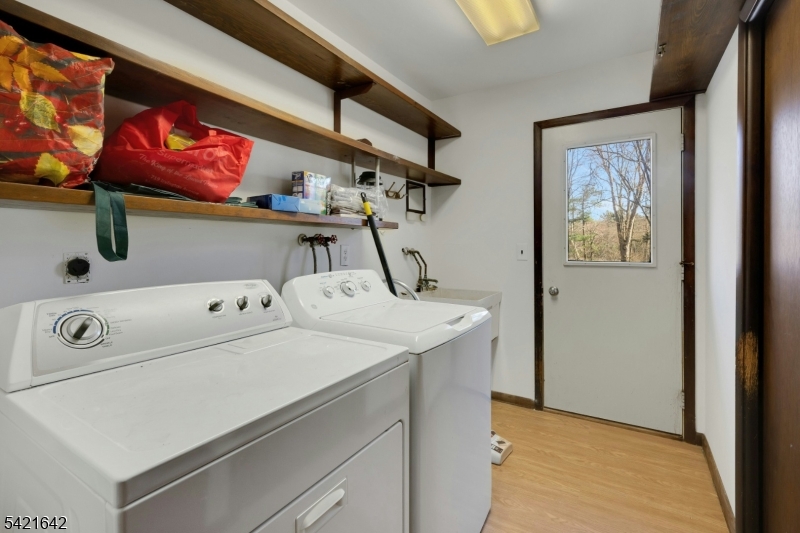 24 Deerhaven Lane Oak Ridge, NJ 07438 - Photo 13 of 31