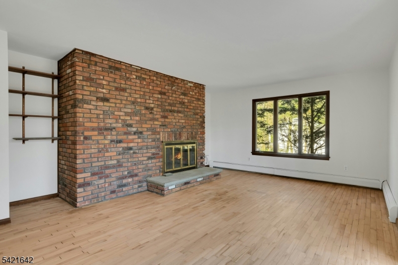 24 Deerhaven Lane Oak Ridge, NJ 07438 - Photo 15 of 31