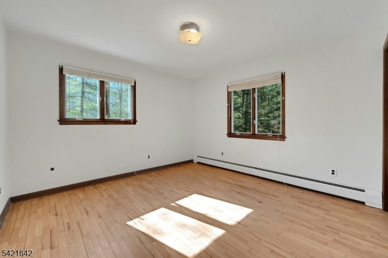 24 Deerhaven Lane Oak Ridge, NJ 07438 - Photo 18 of 31