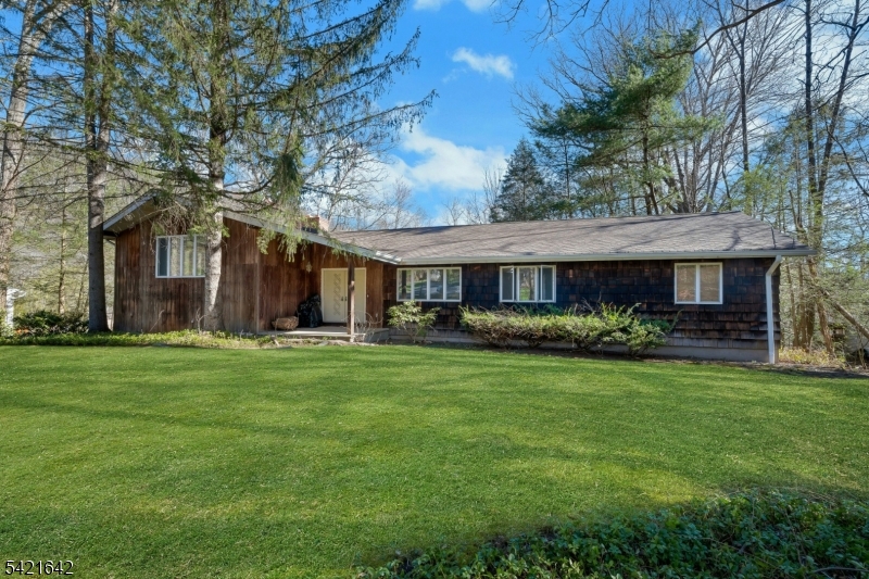 24 Deerhaven Lane Oak Ridge, NJ 07438 - Photo 2 of 31