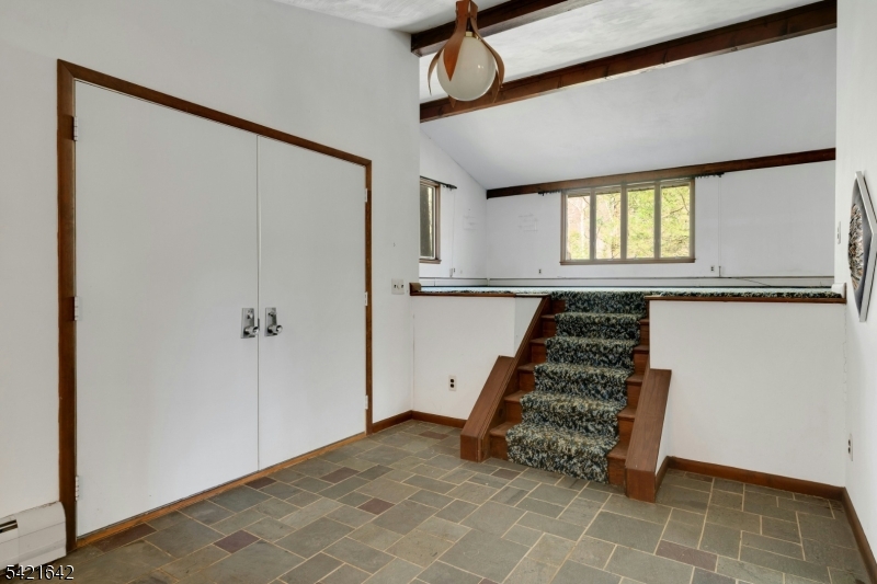 24 Deerhaven Lane Oak Ridge, NJ 07438 - Photo 4 of 31