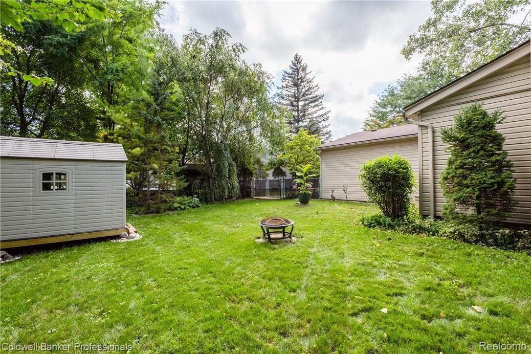17142 Merriman Road Livonia, MI 48152 - Photo 48 of 48 IMG_2720.jpg