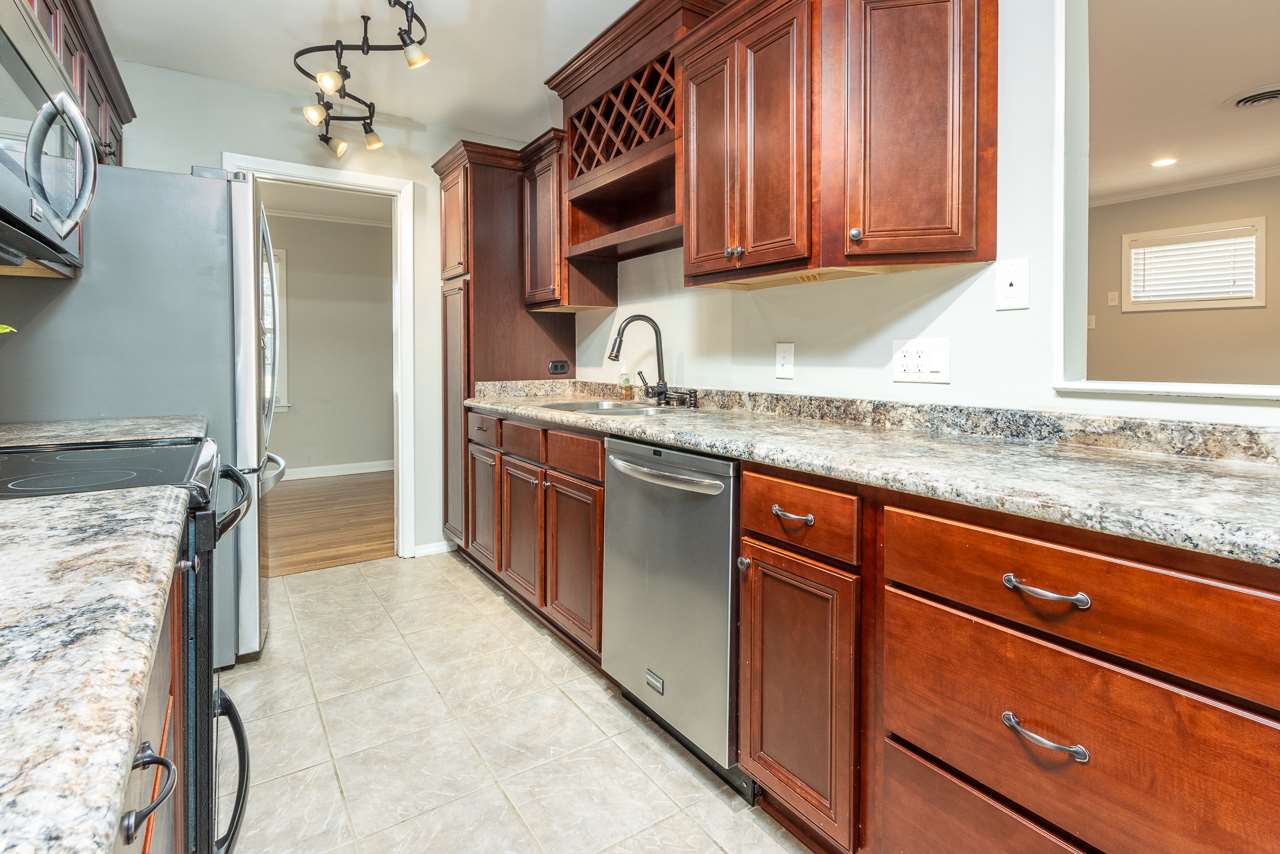 4791 Dee Road Memphis, TN 38117 - Photo 6 of 24