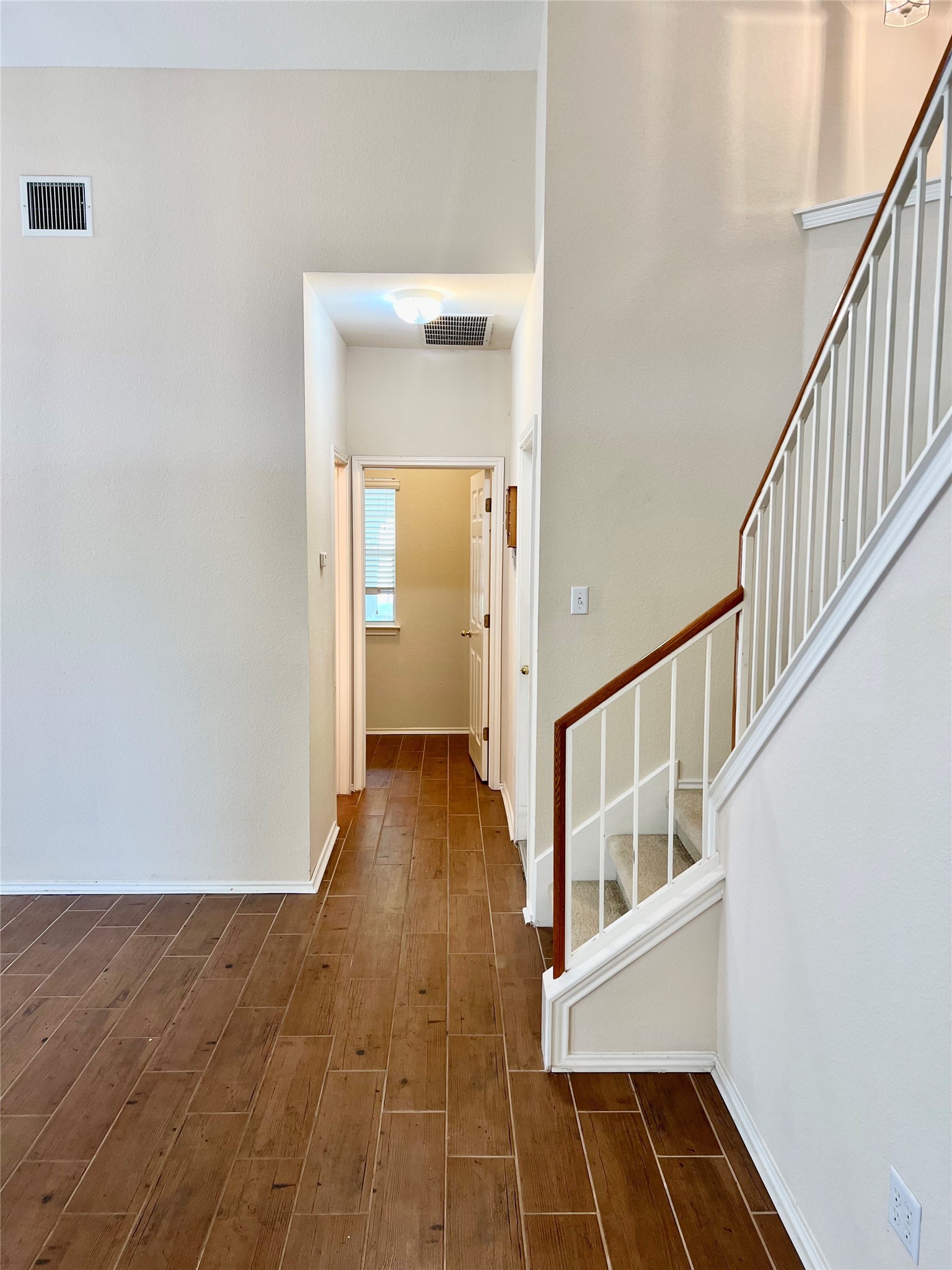 Utility room entry