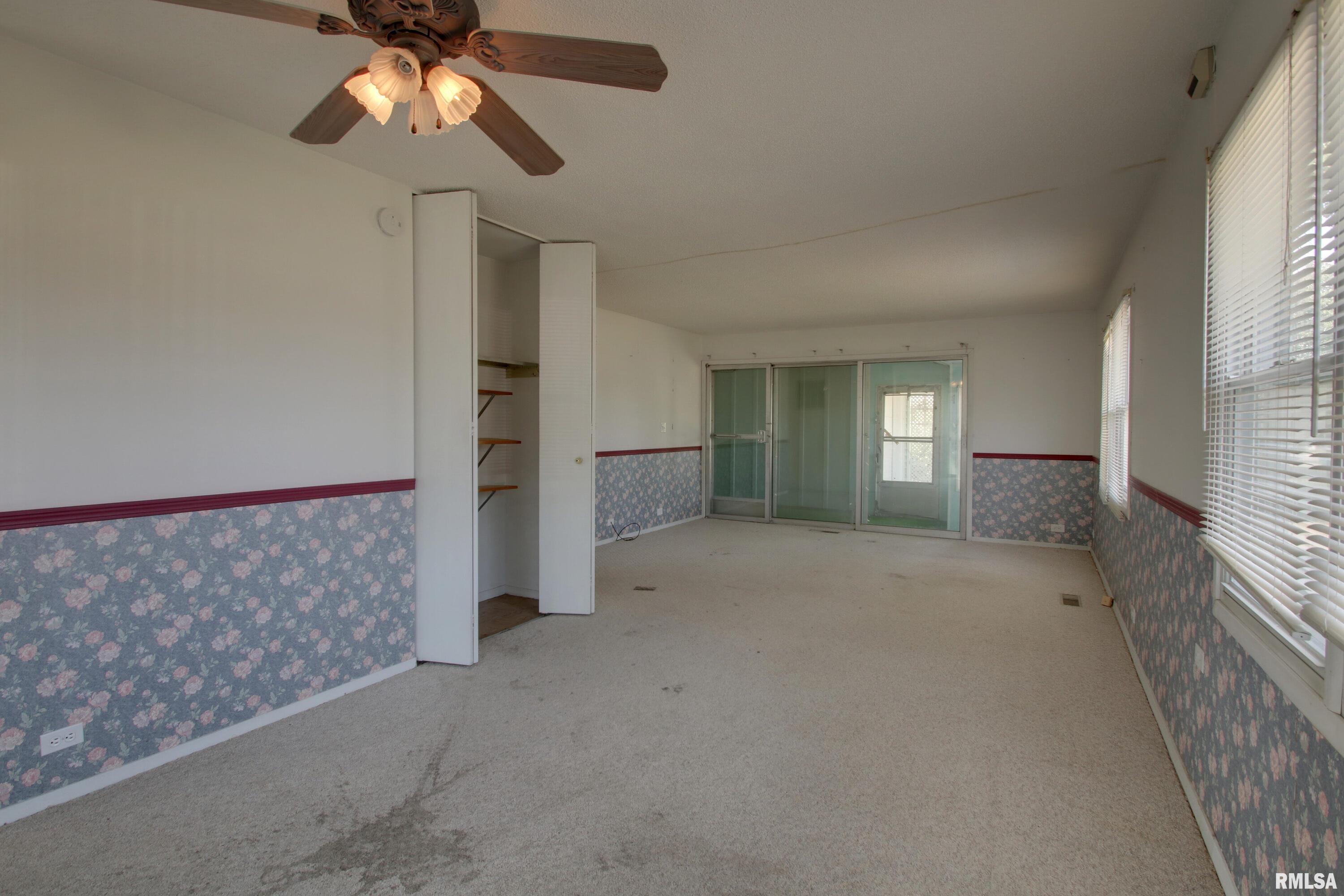 2528 Spring Street Quincy, IL 62301 - Photo 6 of 25