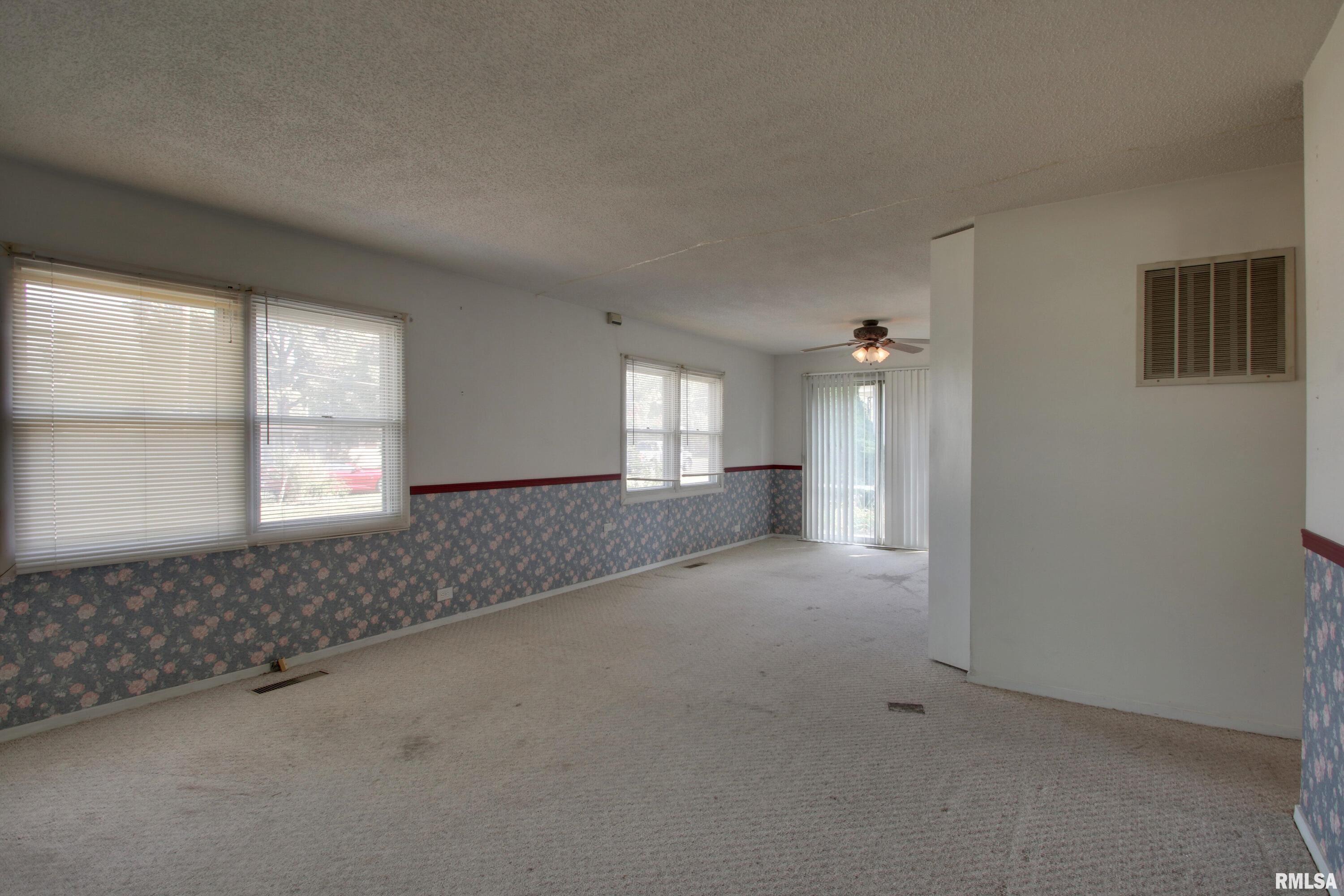 2528 Spring Street Quincy, IL 62301 - Photo 7 of 25