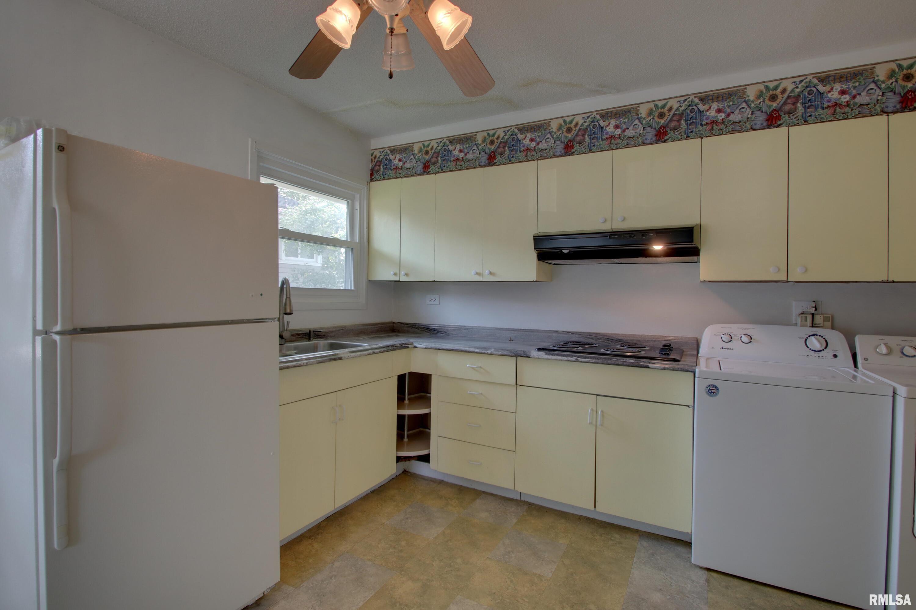 2528 Spring Street Quincy, IL 62301 - Photo 9 of 25