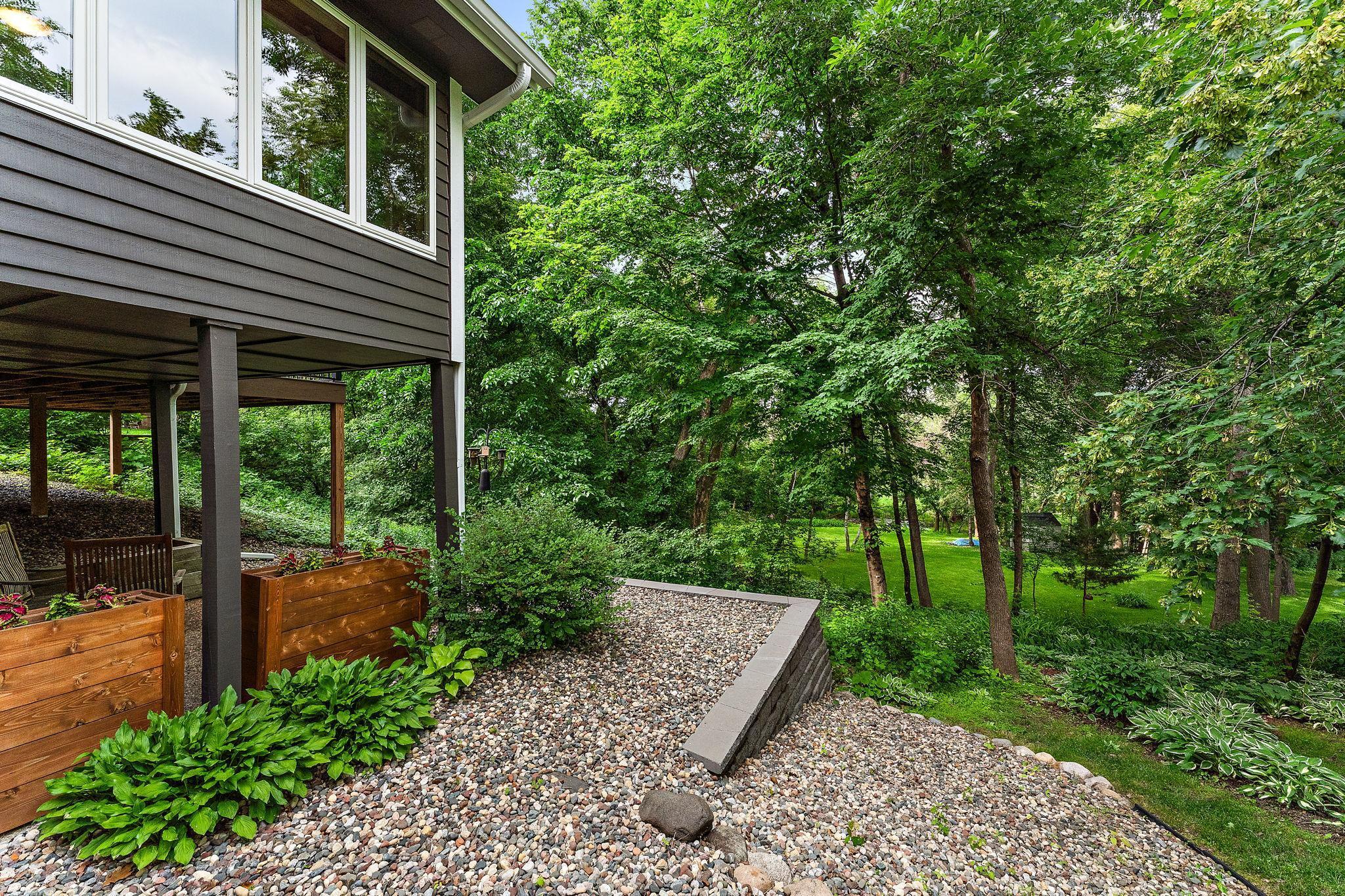 11582 Raspberry Hill Road Eden Prairie, MN 55344 - Photo 7 of 63 Gallery Image 7